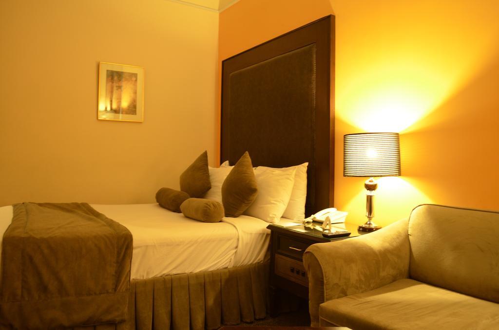Smart Hotel Λαχόρη Δωμάτιο φωτογραφία