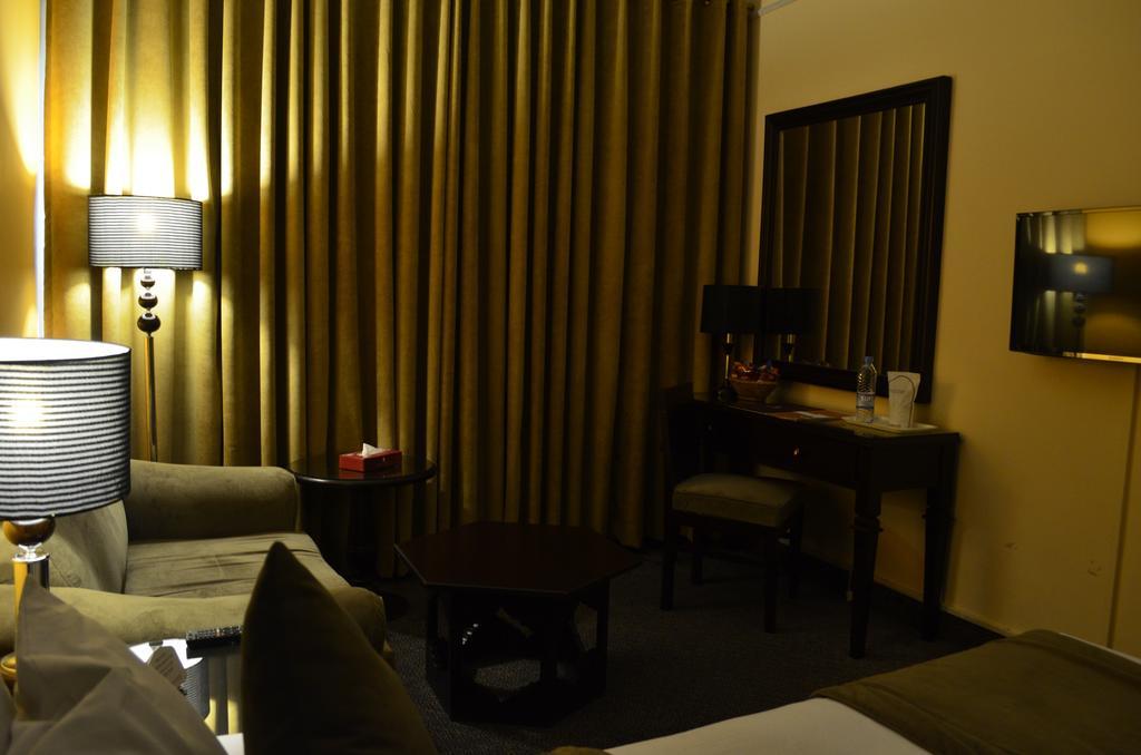 Smart Hotel Λαχόρη Δωμάτιο φωτογραφία